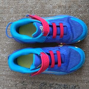 Nike Giannis Sneaker Youth size 1.5